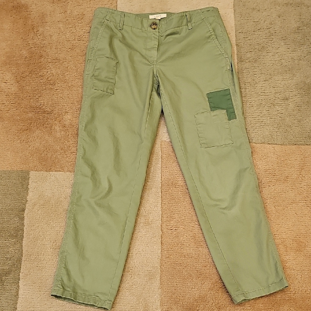 LOFT Ancle Light Green Cargo Pants